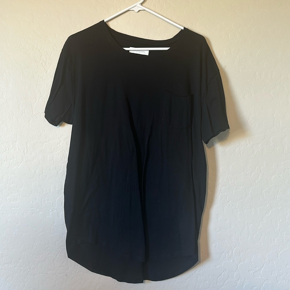 Black short sleeve T-shirt